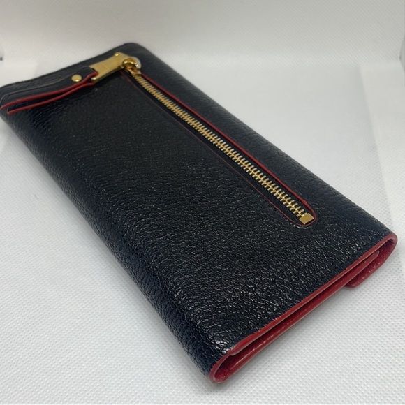 Miu Miu Wallet - new in box (box is slightly damaged) - Picture 3 of 6